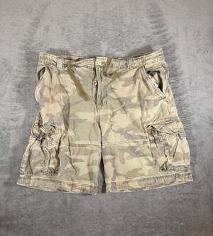 No Boundaries Cargo Shorts Size 42 Camo Green Cotton